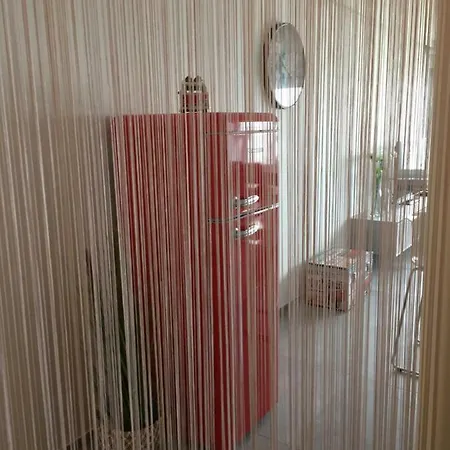 Appartement Poire Et Table 1 *