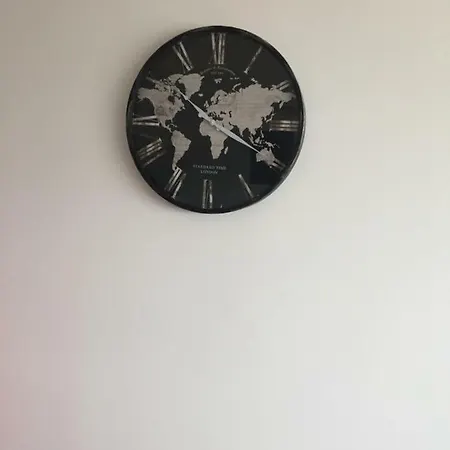 Poire Et Table 1 דירה